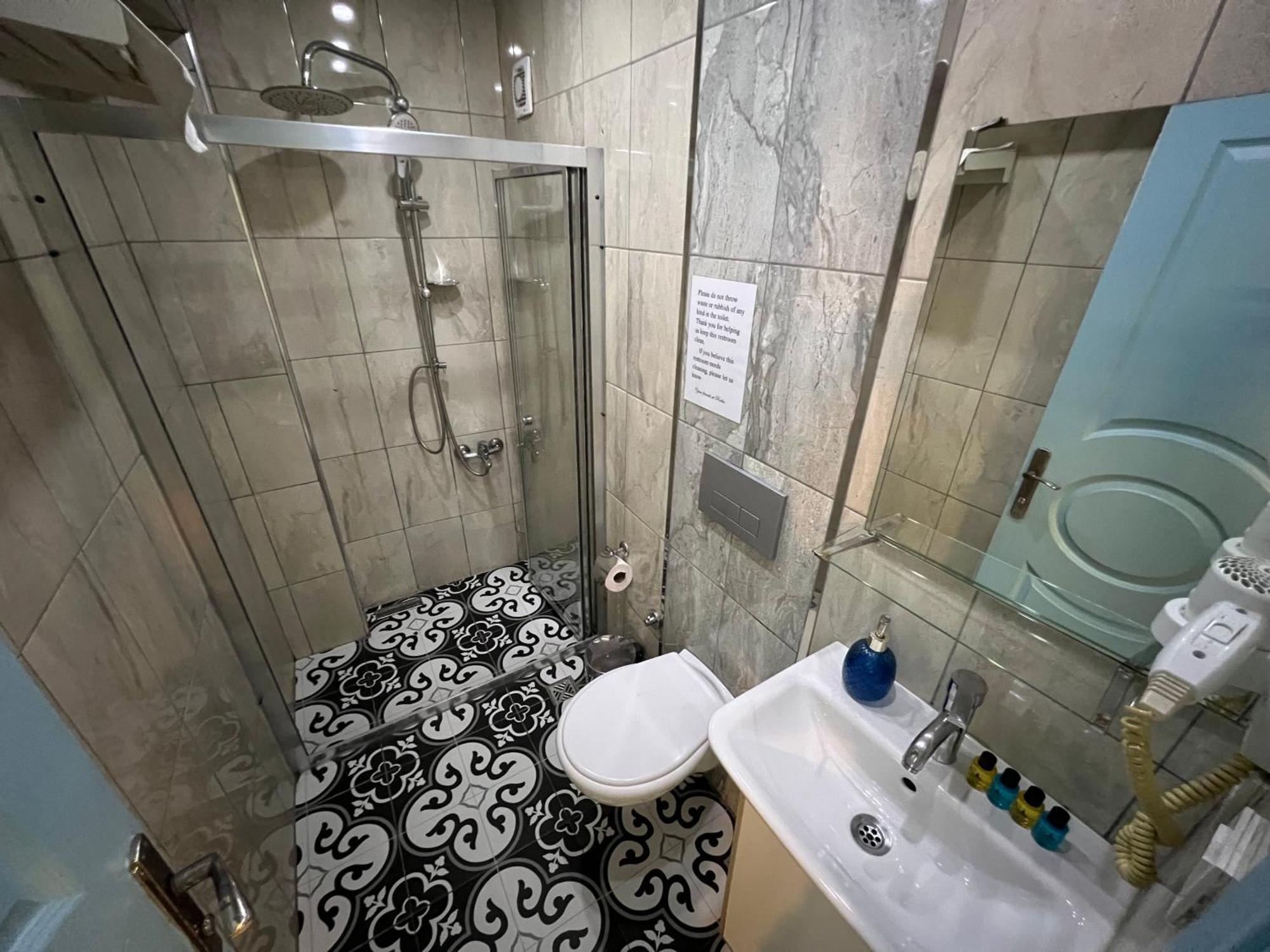 Rodin Hostel Istanbul Exterior photo